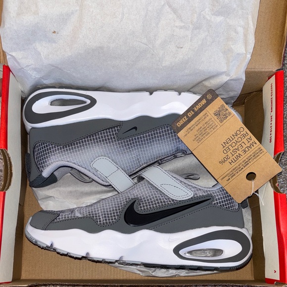NWT Nike air max nova